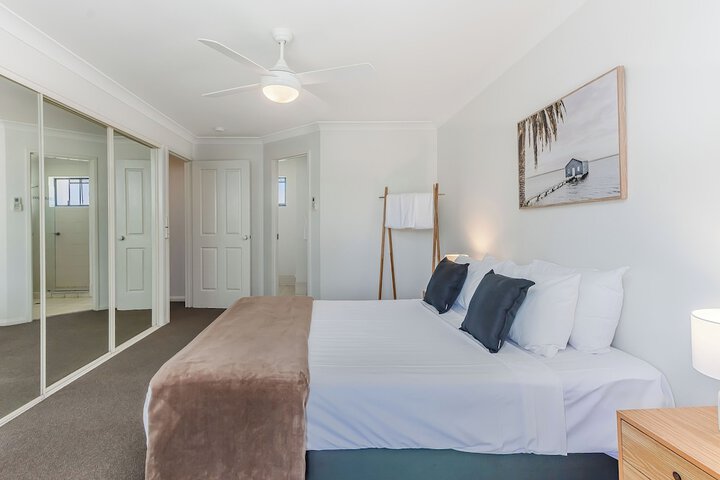 Room 15 of 142