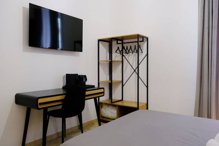 Room 21 of 34