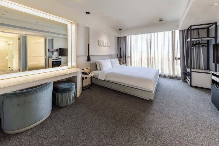 Room 30 of 104