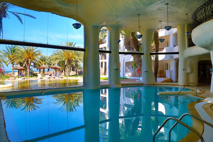 Pools & Facilities