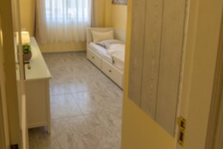 Room 17 of 24