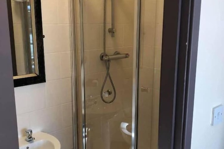 Room 14 of 16