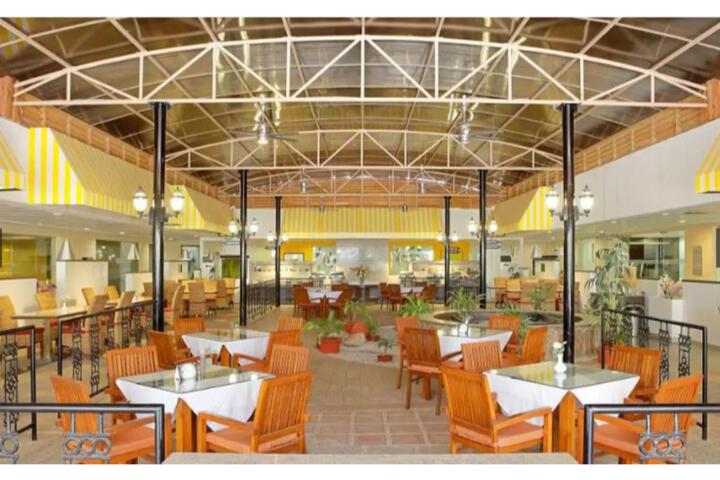 Dining Photos
