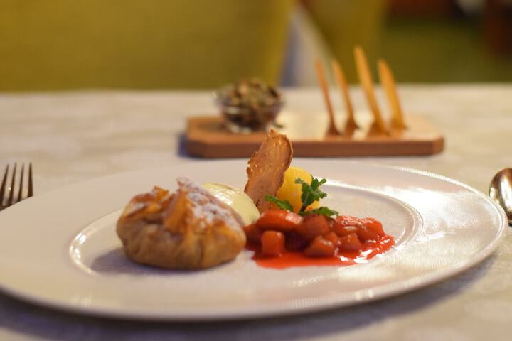 Dining 39 of 57