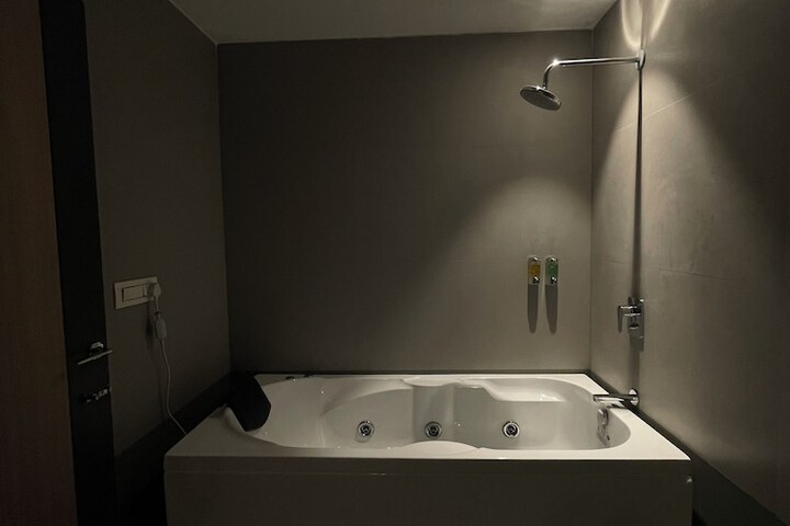 Room 14 of 23