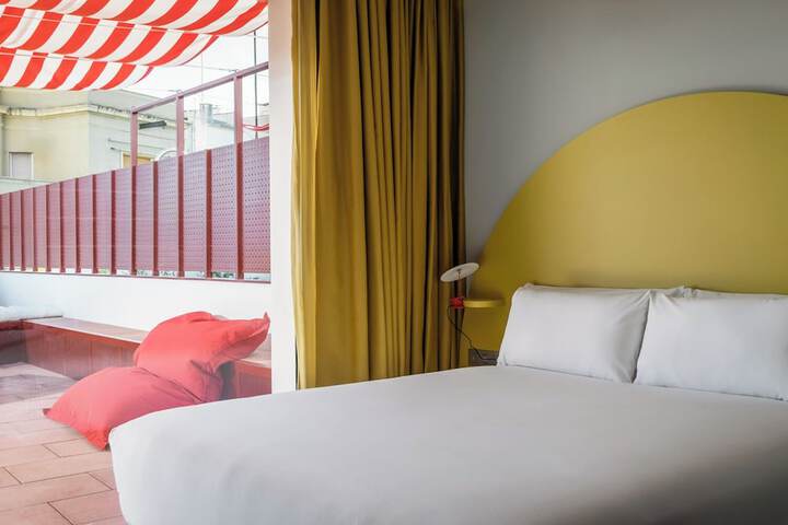 Room 42 of 67