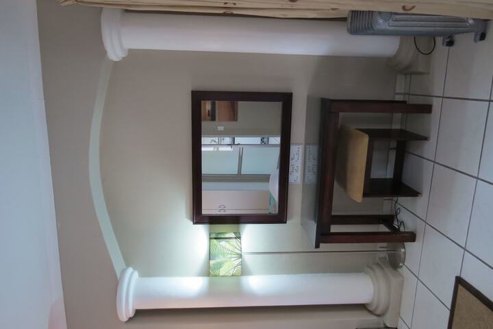Room 7 of 162