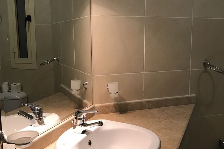 Room 104 of 126