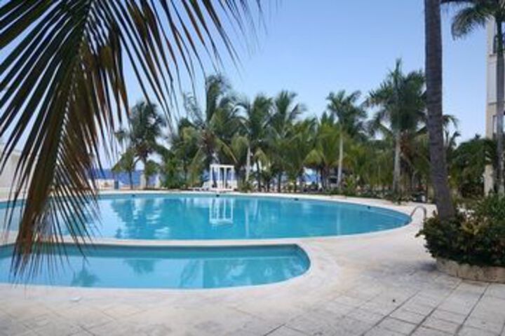 Pool 10 of 19