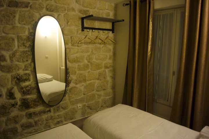 Room 5 of 52