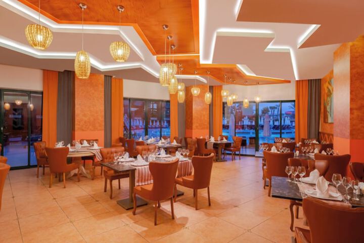 Dining 86 of 113