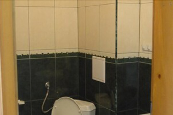 Room 6 of 24