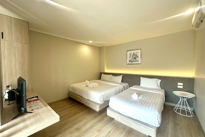 Room 83 of 167