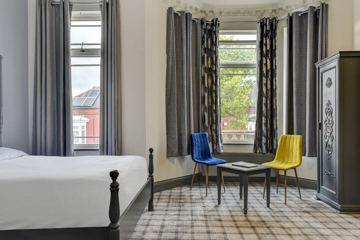 Room 27 of 61