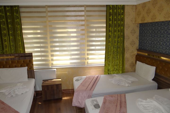 Room 8 of 36