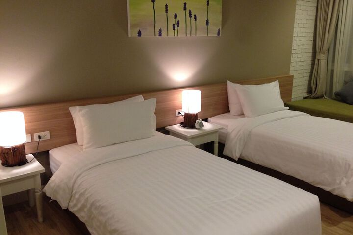 Room 12 of 48