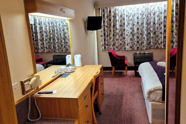 Room 14 of 64
