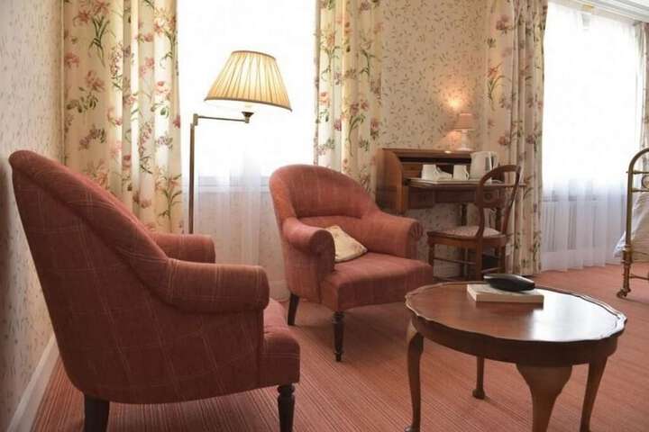 Room 22 of 42