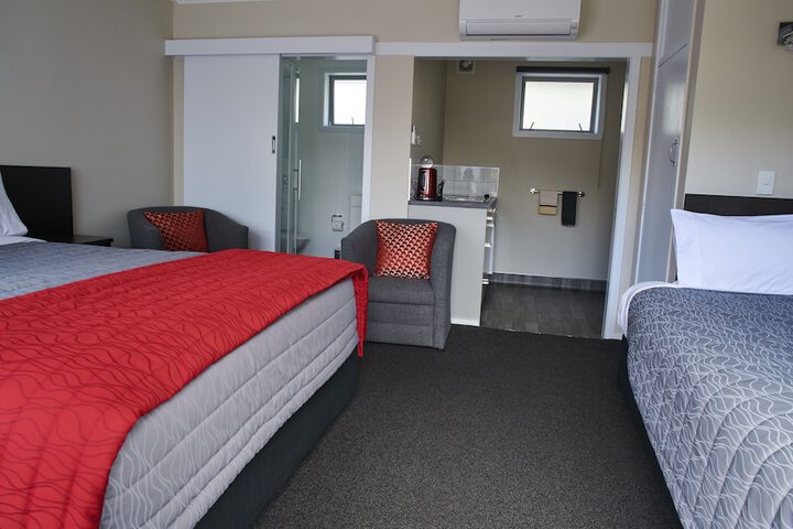 Room 4 of 42
