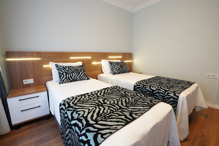 Room 2 of 29