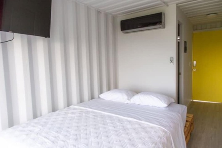 Room 4 of 43