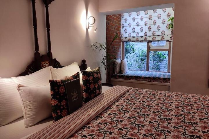 Room 3 of 27