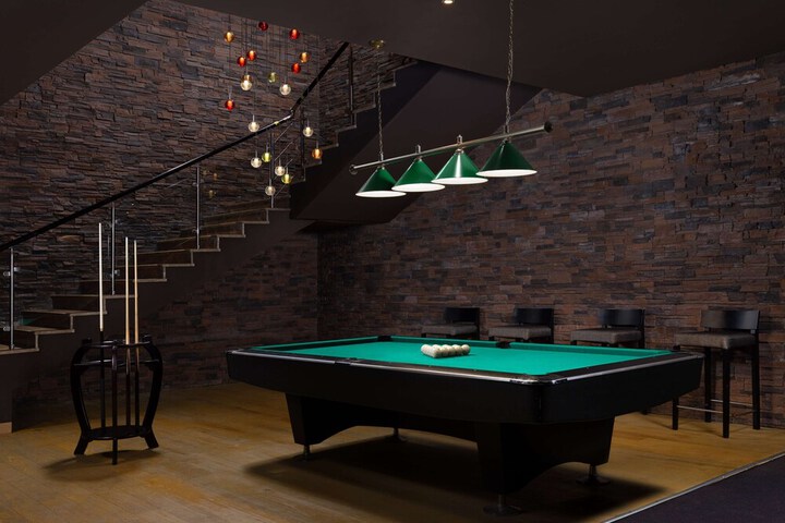 Lounge 120 of 140