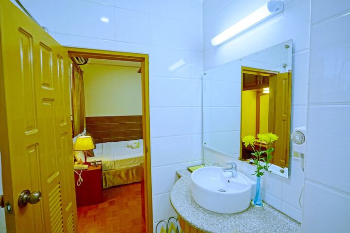 Room 82 of 153