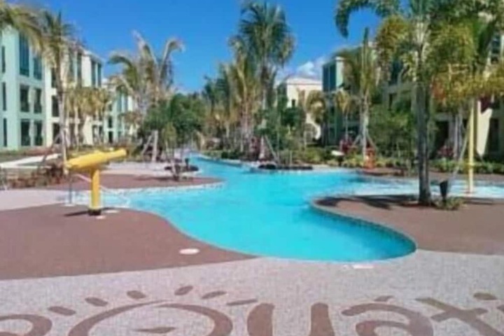 Hotel with Pool