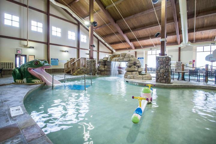 Pool Hotel