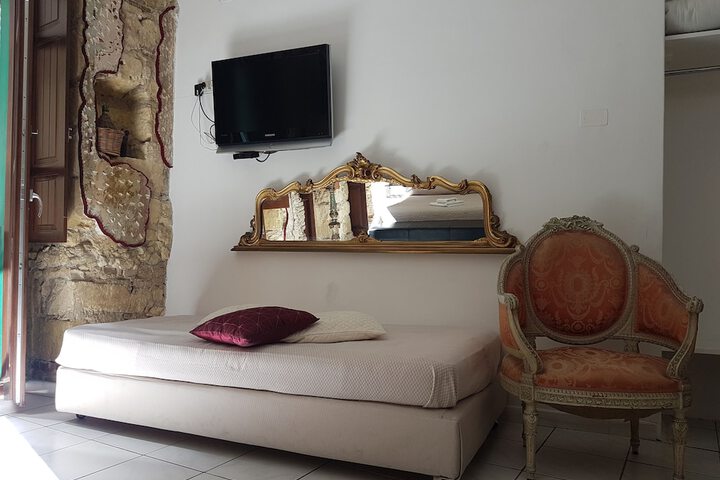 Room 21 of 42