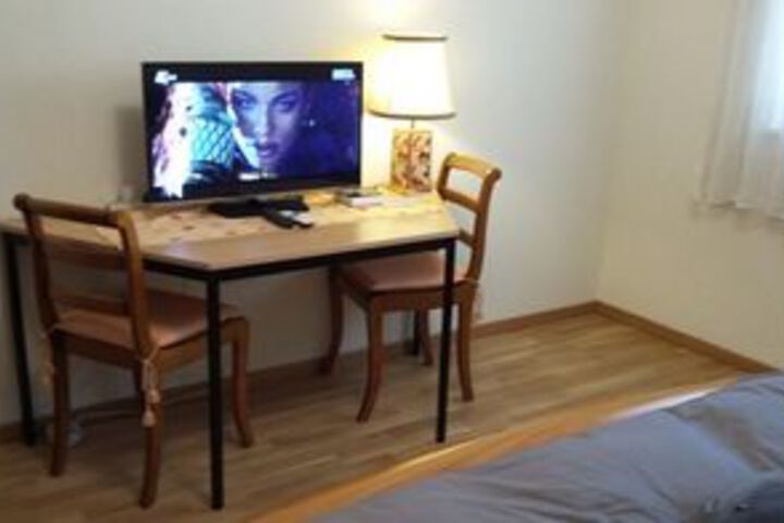 Room 10 of 22