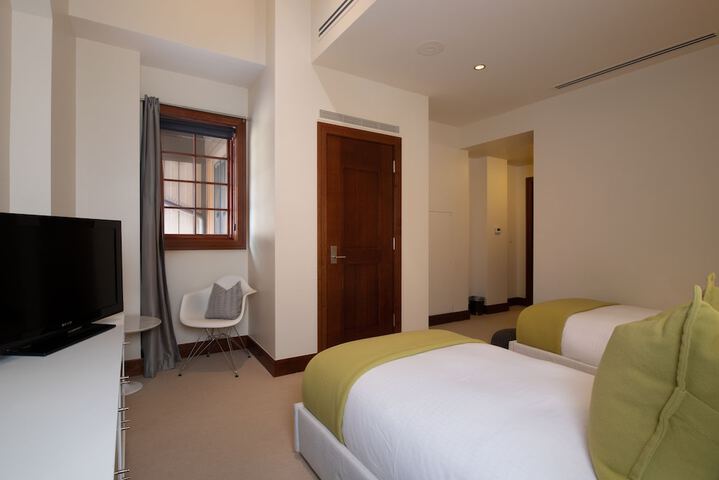 Room 10 of 158
