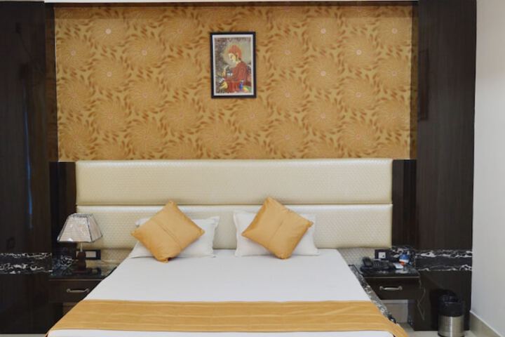 Room 3 of 21