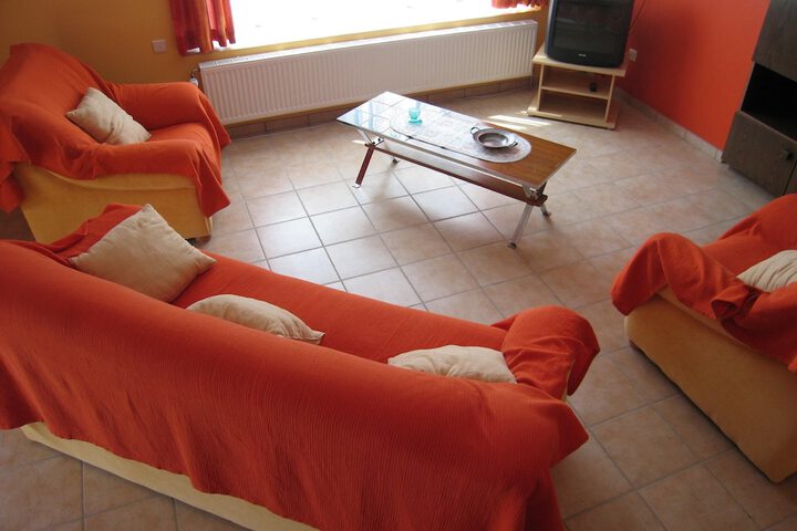 Room 7 of 25