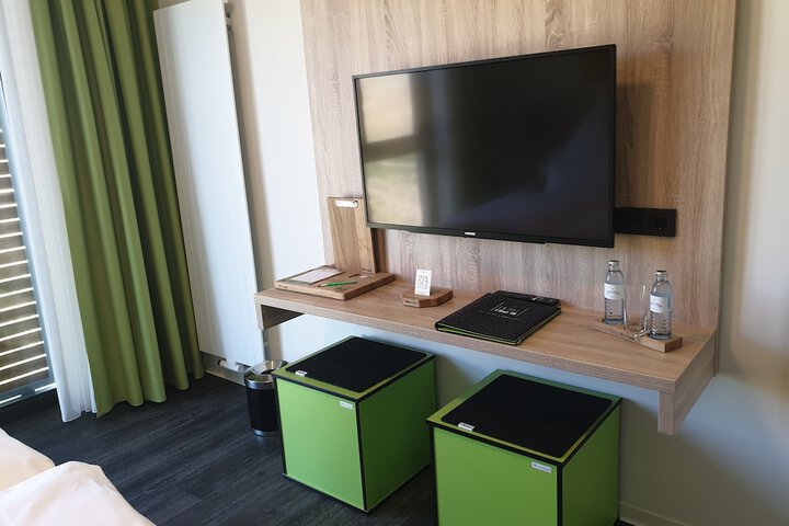 Room 8 of 20