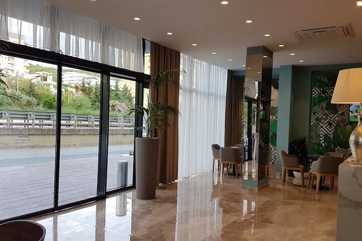 Hotel 2 of 67