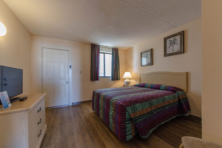 Room 4 of 27