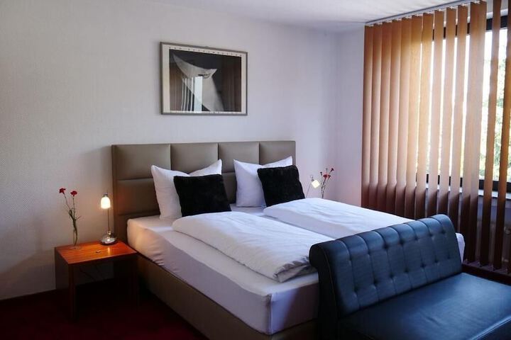 Room 12 of 42