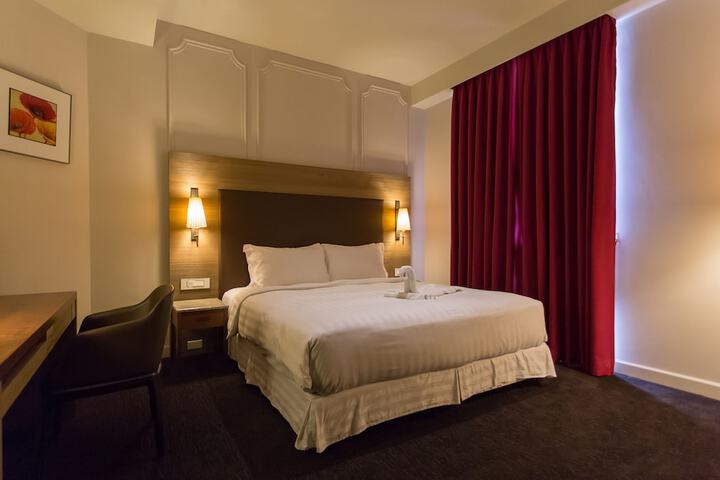 Room 15 of 53