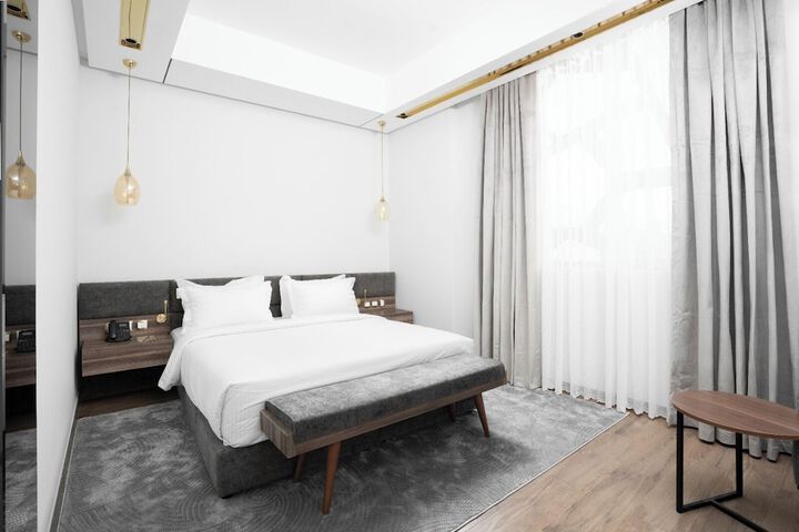 Room 6 of 21