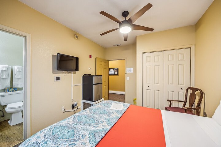 Room 57 of 118