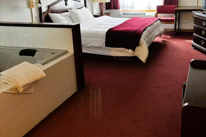 1 King Bed (8 of 15)
