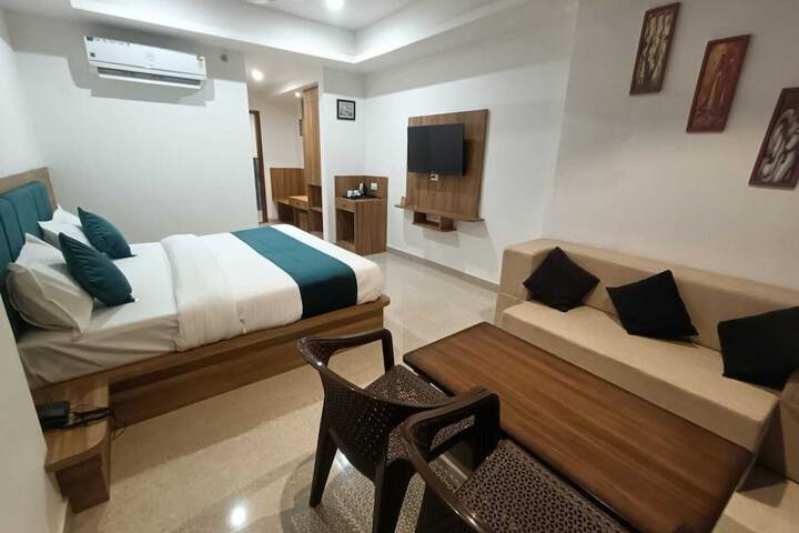 Room 16 of 28
