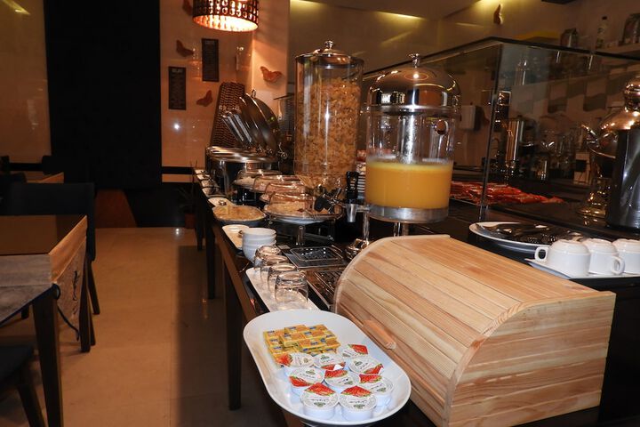 Breakfast buffet