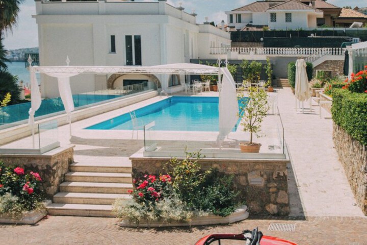 Pool 60 of 129