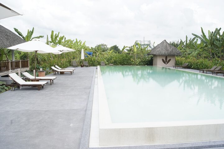 Pool Hotel