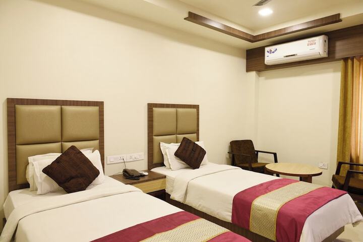 Room 5 of 15