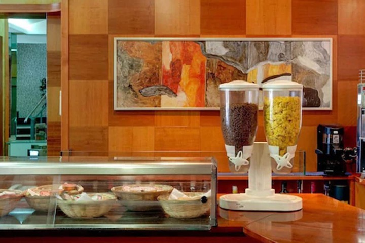 Breakfast/Coffee Service 29 of 38