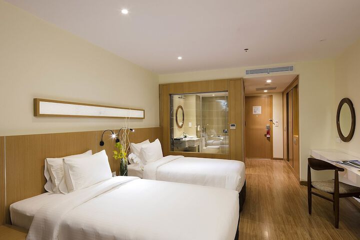 Room 11 of 180